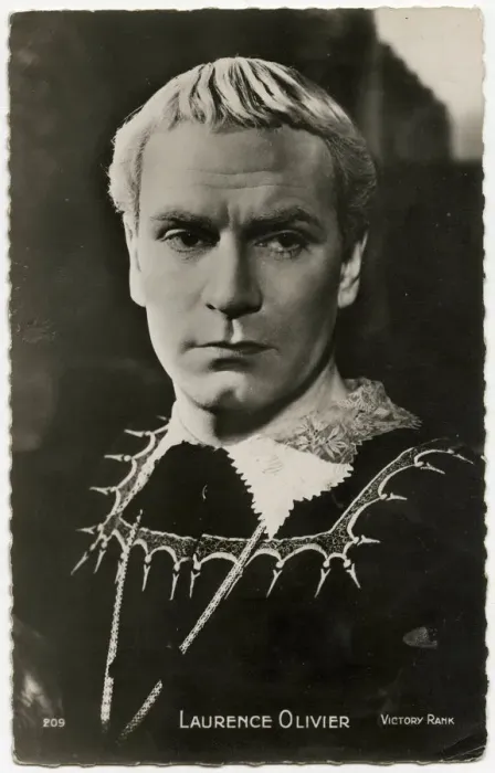 Framed Print : Sir Laurence Olivier Framed Print : Sir Laurence Olivier