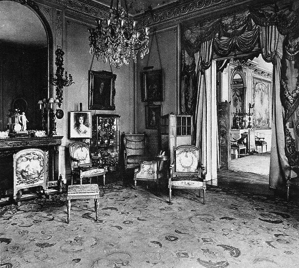 Sir Philip Sassoons home, 25 Park Lane: the boudoir