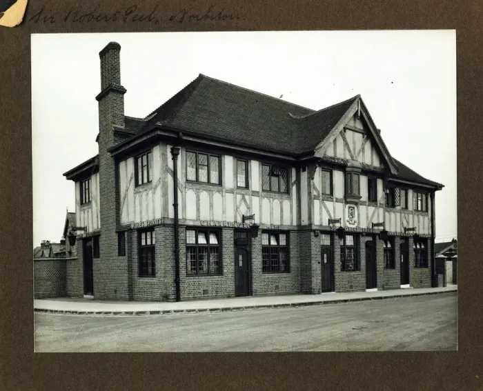Framed Print : Sir Robert Peel PH, Norbiton (New), Greater London Framed Print : Sir Robert Peel PH, Norbiton (New), Greater London