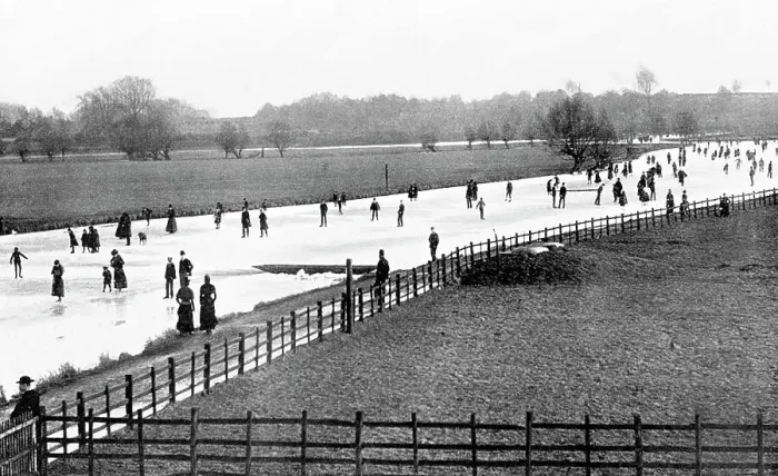 Framed Print : Skating on the Thames at Oxford Victorian period Framed Print : Skating on the Thames at Oxford Victorian period