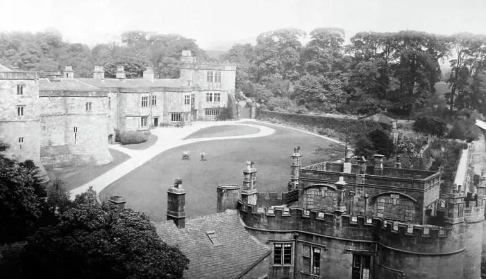 Framed Print : Skipton Castle Framed Print : Skipton Castle