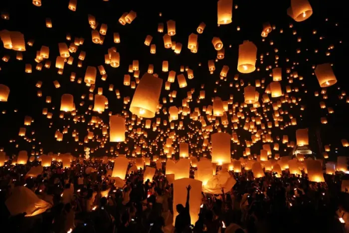 Framed Print : Sky Lanterns at Yi Peng, Loy Krathong Ceremony, Chiang Mai Framed Print : Sky Lanterns at Yi Peng, Loy Krathong Ceremony, Chiang Mai