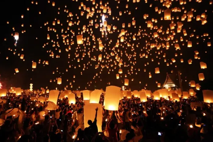 Framed Print : Sky Lanterns at Yi Peng, Loy Krathong Ceremony, Chiang Mai Framed Print : Sky Lanterns at Yi Peng, Loy Krathong Ceremony, Chiang Mai