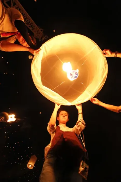 Framed Print : Sky Lanterns at Yi Peng, Loy Krathong Ceremony, Chiang Mai Framed Print : Sky Lanterns at Yi Peng, Loy Krathong Ceremony, Chiang Mai