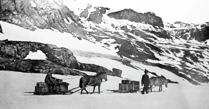 Framed Print : Sledge transport in Norway Framed Print : Sledge transport in Norway