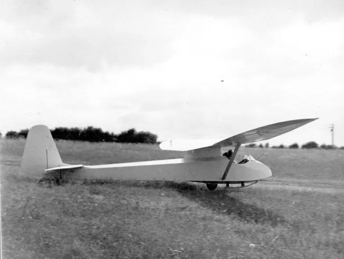 Framed Print : Slingsby T.21 training glider rolling on launch Framed Print : Slingsby T.21 training glider rolling on launch