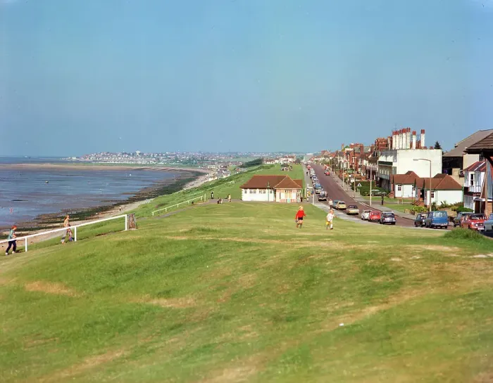 Framed Print : The Slopes and Marine Parade, Tankerton Framed Print : The Slopes and Marine Parade, Tankerton