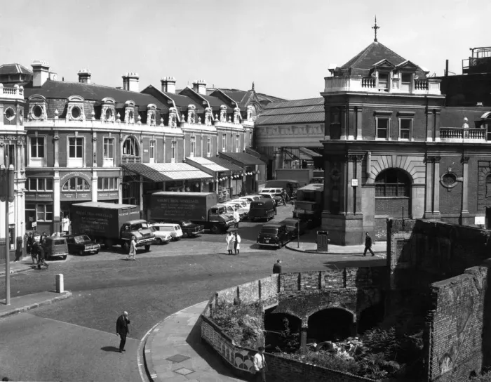 Framed Print : SMITHFIELD MARKET / VIEW Framed Print : SMITHFIELD MARKET / VIEW