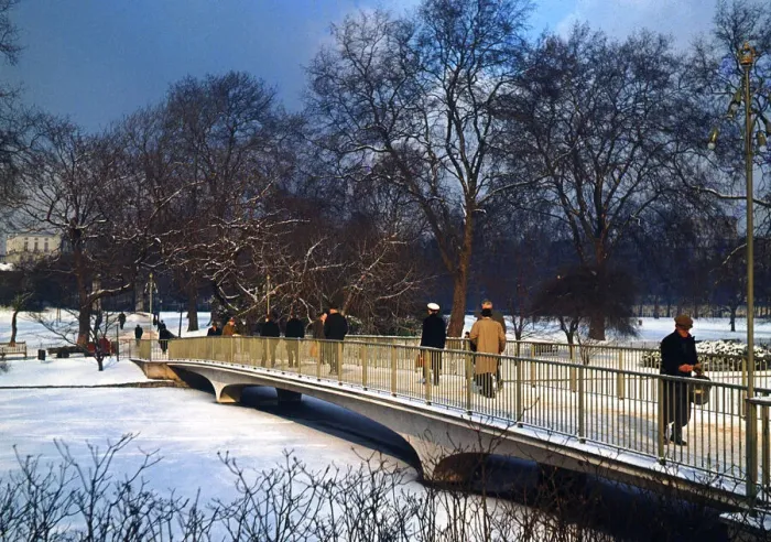 Framed Print : Snow, Regents Park, London Framed Print : Snow, Regents Park, London