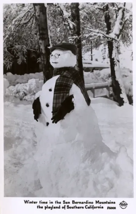 Framed Print : Snowman in the San Bernardino Mountains, California, USA Framed Print : Snowman in the San Bernardino Mountains, California, USA