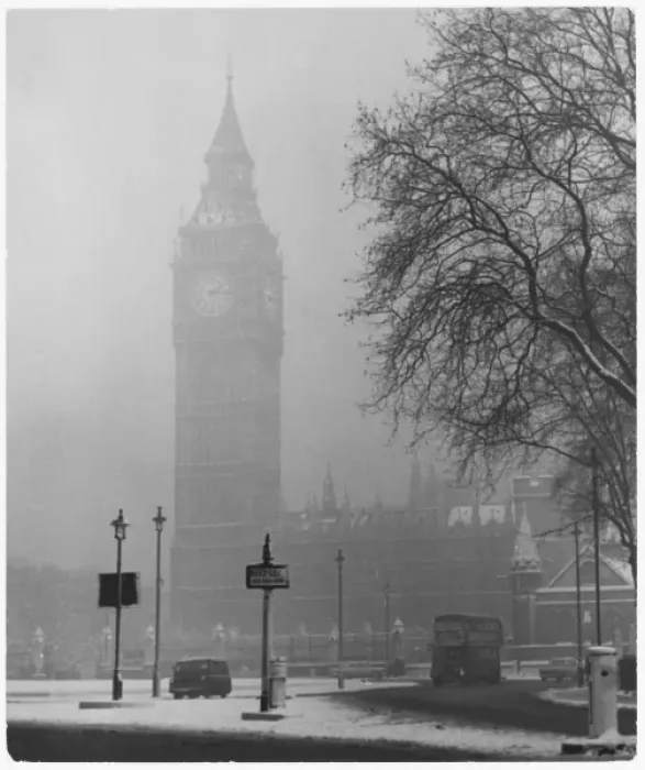 Framed Print : Snowy London Framed Print : Snowy London