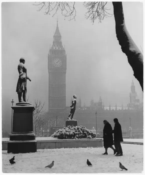 Framed Print : Snowy London Framed Print : Snowy London