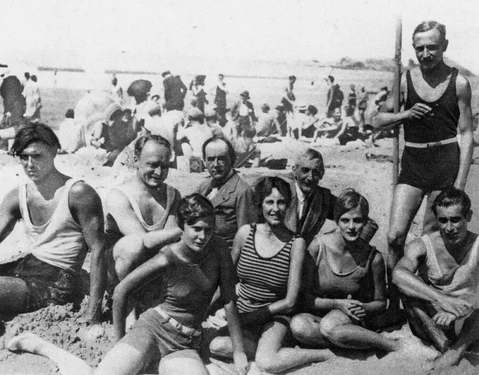 Framed Print : Society on the beach at Biarritz - with the cartoonist Sem Framed Print : Society on the beach at Biarritz - with the cartoonist Sem