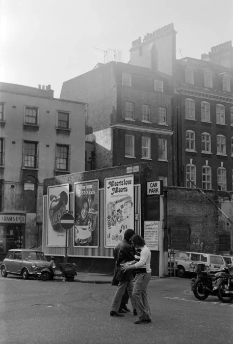 Framed Print : Soho, London - 2 Gerrard Place W1