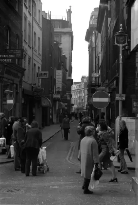 Framed Print : Soho, London - Carnaby Street W1 Framed Print : Soho, London - Carnaby Street W1