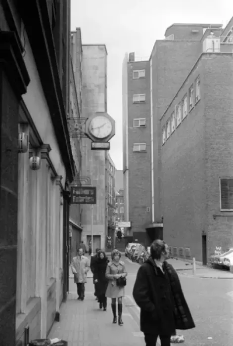 Framed Print : Soho, London - Ramillies Street W1 Framed Print : Soho, London - Ramillies Street W1