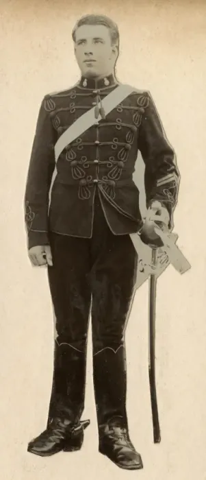 Framed Print : Soldier from 7th Queens Own Hussars Framed Print : Soldier from 7th Queens Own Hussars