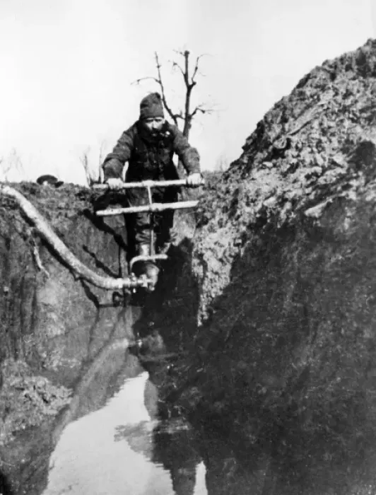 Framed Print : Soldier in a trench on the Western Front, WW1 Framed Print : Soldier in a trench on the Western Front, WW1