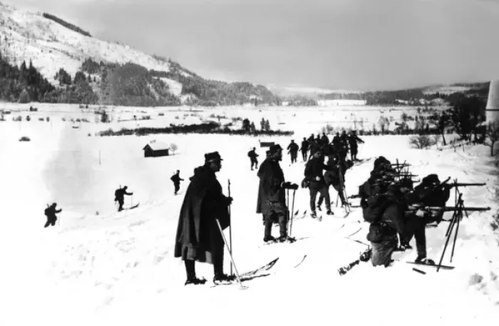 Framed Print : Soldiers in action in the snow, WW1 Framed Print : Soldiers in action in the snow, WW1