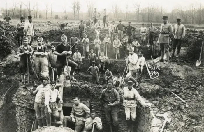 Framed Print : Soldiers digging trenches in France Framed Print : Soldiers digging trenches in France