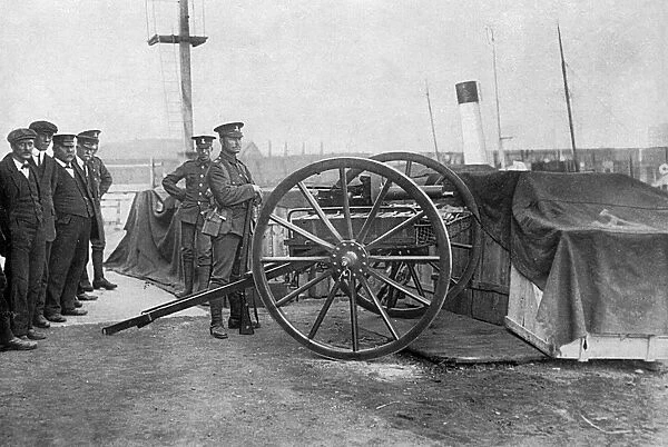 Soldiers guard Tilbury Docks at the outbreak of WWI