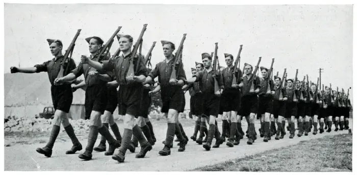 Framed Print : Soldiers marching in shorts in Wales, September 1939 Framed Print : Soldiers marching in shorts in Wales, September 1939