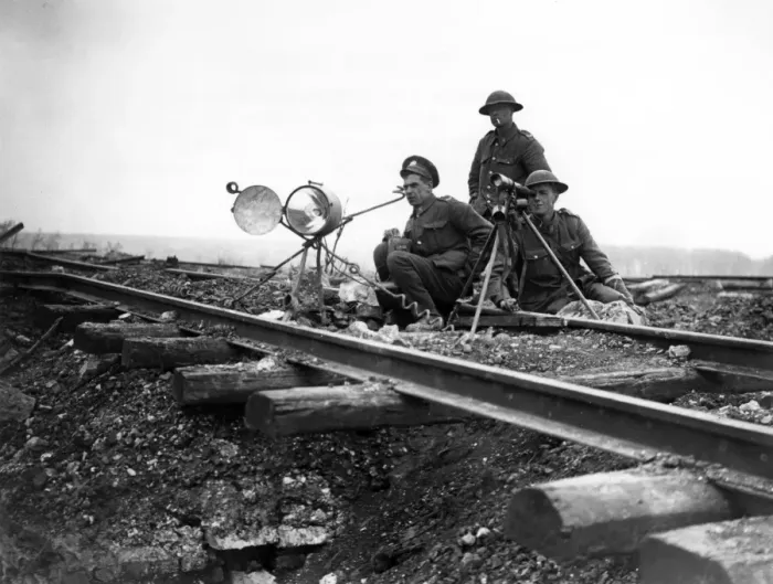 Framed Print : Three soldiers using lamp for signalling, France, WW1 Framed Print : Three soldiers using lamp for signalling, France, WW1