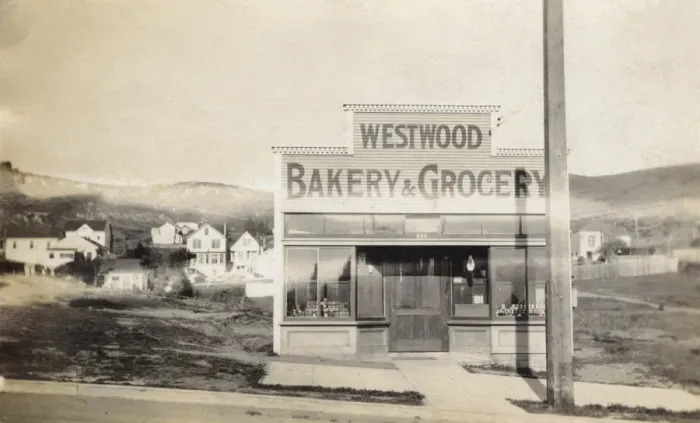 Framed Print : Solitary shop at Westwood, California, USA Framed Print : Solitary shop at Westwood, California, USA