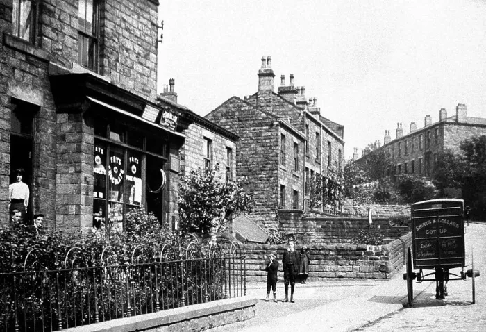 Framed Print : Soothill Lane, Batley early 1900's Framed Print : Soothill Lane, Batley early 1900's