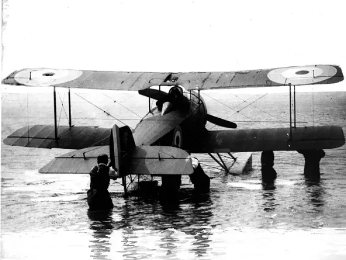 Framed Print : Sopwith Baby single seat floatplane on water Framed Print : Sopwith Baby single seat floatplane on water