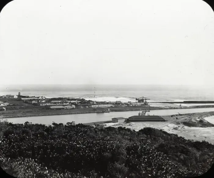 Framed Print : South Africa - Entrance to Buffalo Harbour, East London, Cap Framed Print : South Africa - Entrance to Buffalo Harbour, East London, Cap