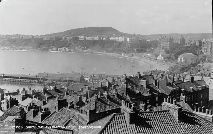 Framed Print : South Bay and Oliver's Mount, Scarborough Framed Print : South Bay and Oliver's Mount, Scarborough