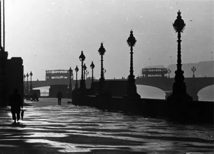 Framed Print : The South Embankment in London Framed Print : The South Embankment in London
