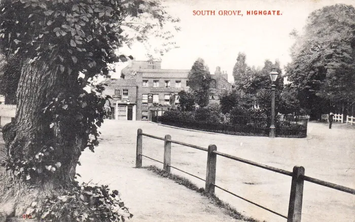 Framed Print : South Grove and Flask Tavern, Highgate, North London Framed Print : South Grove and Flask Tavern, Highgate, North London