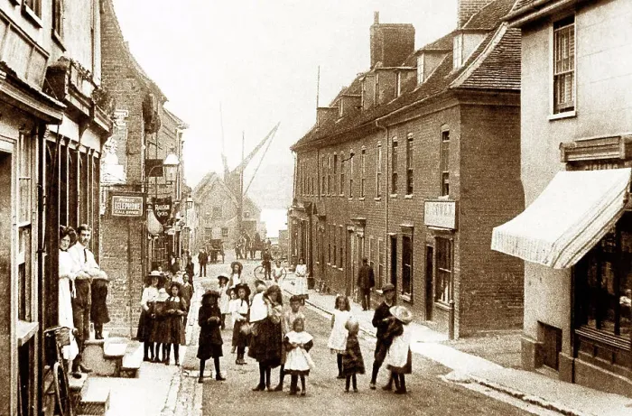 Framed Print : South Hill, Manningtree early 1900's Framed Print : South Hill, Manningtree early 1900's