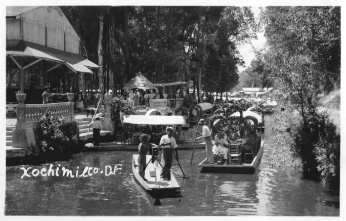 Framed Print : South Mexico City - Canals and Gondolas Framed Print : South Mexico City - Canals and Gondolas