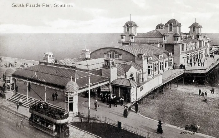 Framed Print : South Parade Pier, Southsea, Portsmouth, Hampshire Date: circa 1905 Framed Print : South Parade Pier, Southsea, Portsmouth, Hampshire Date: circa 1905