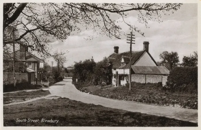 Framed Print : South Street, Blewbury, Berkshire Framed Print : South Street, Blewbury, Berkshire