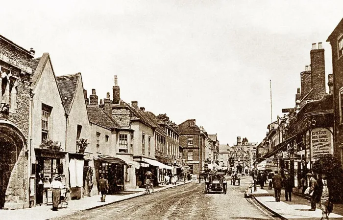 Framed Print : South Street, Chichester early 1900's Framed Print : South Street, Chichester early 1900's