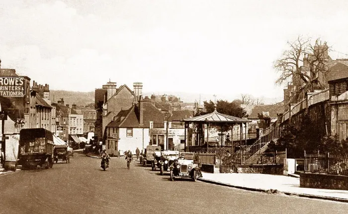 Framed Print : South Street, Dorking early 1900's Framed Print : South Street, Dorking early 1900's