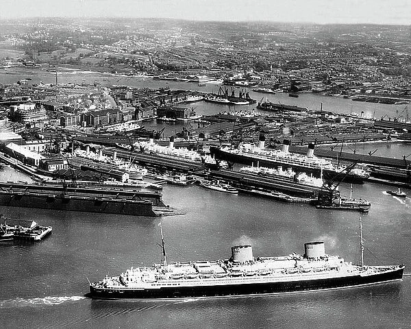 Southampton docks in the 1920s