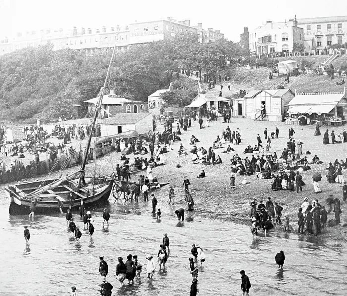 Framed Print : Southend beach, Victorian period Framed Print : Southend beach, Victorian period