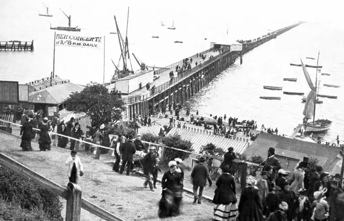 Framed Print : Southend-on-Sea Pier Victorian period Framed Print : Southend-on-Sea Pier Victorian period