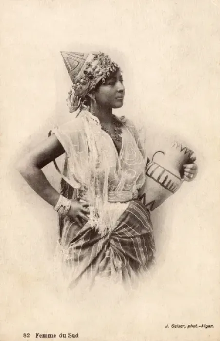 Framed Print : Southern Algeria - Woman holding a small decorated ewer Framed Print : Southern Algeria - Woman holding a small decorated ewer