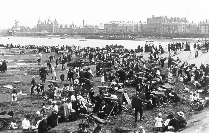 Framed Print : Southport Beach early 1900s Framed Print : Southport Beach early 1900s