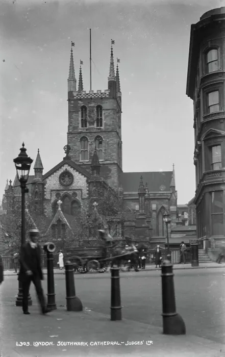 Framed Print : Southwark Cathedral in London Framed Print : Southwark Cathedral in London