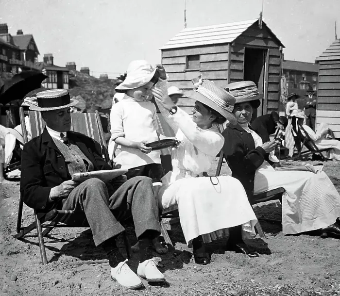Framed Print : Southwold beach, early 1900s Framed Print : Southwold beach, early 1900s