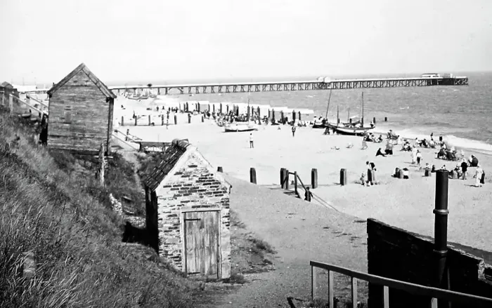 Framed Print : Southwold beach and pier, Victorian period Framed Print : Southwold beach and pier, Victorian period