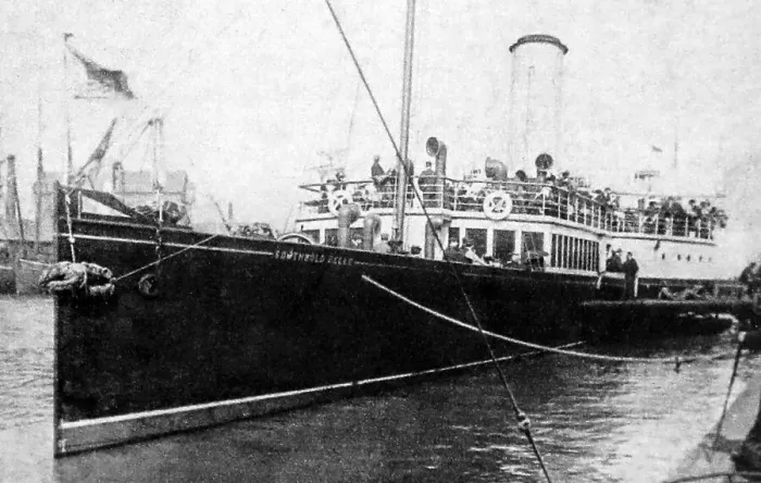 Framed Print : The Southwold Belle at Great Yarmouth, early 1900s Framed Print : The Southwold Belle at Great Yarmouth, early 1900s