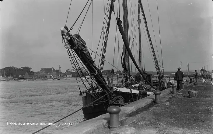 Framed Print : Southwold Harbour Framed Print : Southwold Harbour